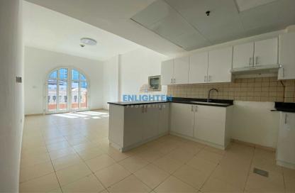 Apartment - 2 - 4 for rent in Summer 1 - Summer - Seasons Community - District 15 - Jumeirah Village Circle - Dubai Apartment - 2 - 4 for rent in Summer 1 - Summer - Seasons Community - District 15 - Jumeirah Village Circle - Dubai