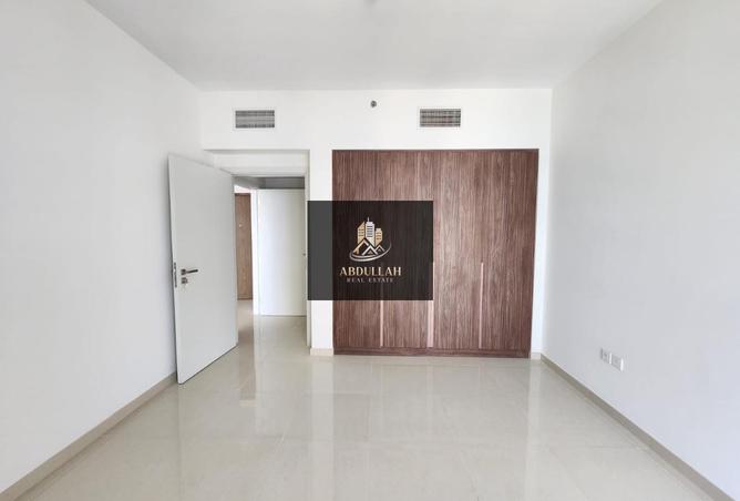 73112301 - Property Image 2