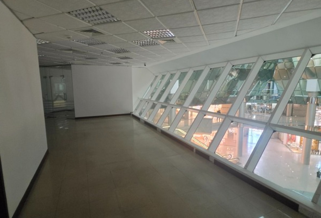 PYRAMID CENTRE | FITTED OFFICE | PRIME LOCATION