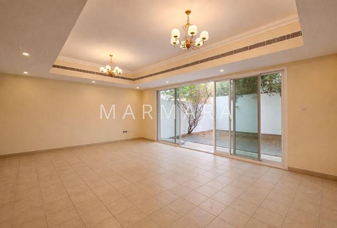 67074440 - صورة العقار 2