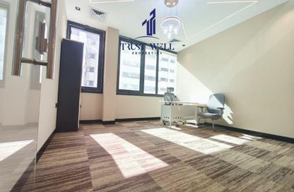 Business Centre - Studio - 7+ Bathrooms for rent in Dar Al Salam Building - Corniche Road - Abu Dhabi