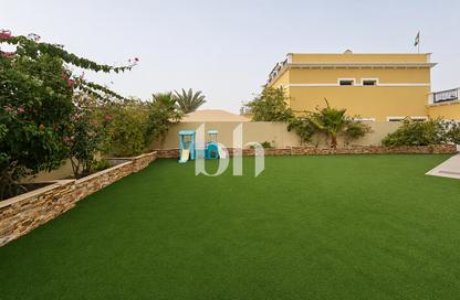 Villa - 4 Bedrooms - 5 Bathrooms for rent in District 9 - Jumeirah Park - Dubai