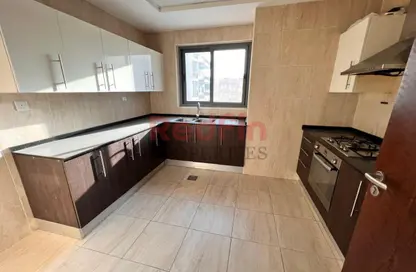 شقة - 2 غرف نوم - 4 حمامات للايجار في عزيزي أوركيد - الفرجان - دبي