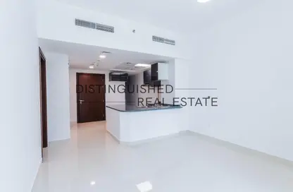 شقة - غرفة نوم - 2 حمامات للايجار في ذا جيت ريزيدينس 2 - مجمع دبي ريزيدنس - دبي لاند - دبي