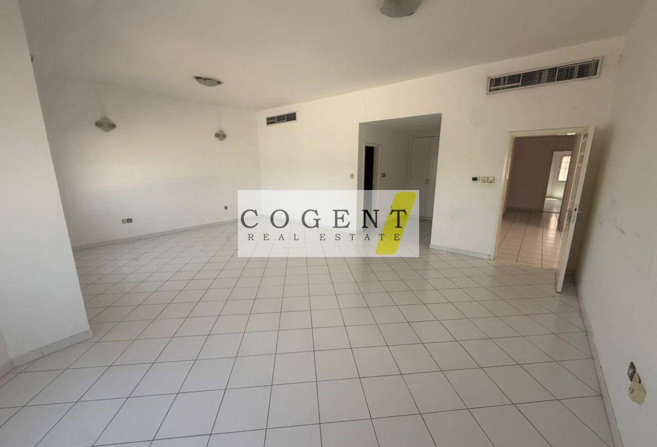 Compound Villa | Bright & Spacious | Pvt Garden photo 6