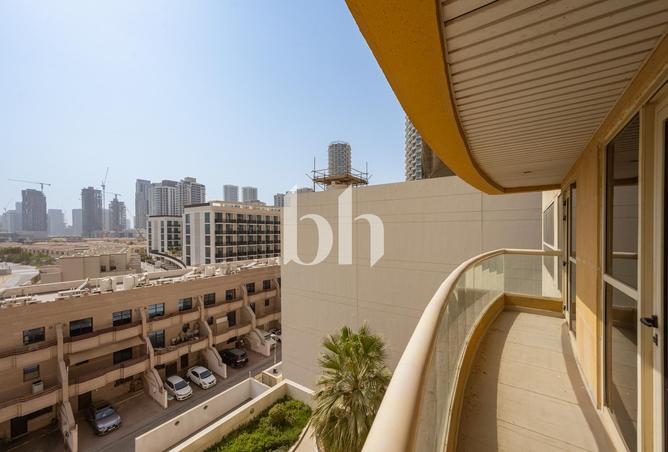 شاغرة | فلل متقابلة | وحدة كبيرة
