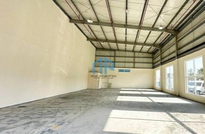 Warehouse - Studio - 6 Bathrooms for rent in Al Quoz Industrial Area 1 - Al Quoz Industrial Area - Al Quoz - Dubai