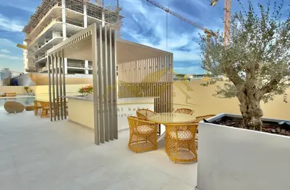 Apartment - 1 Bedroom - 2 Bathrooms for rent in Jumeirah Garden City - Al Satwa - Dubai