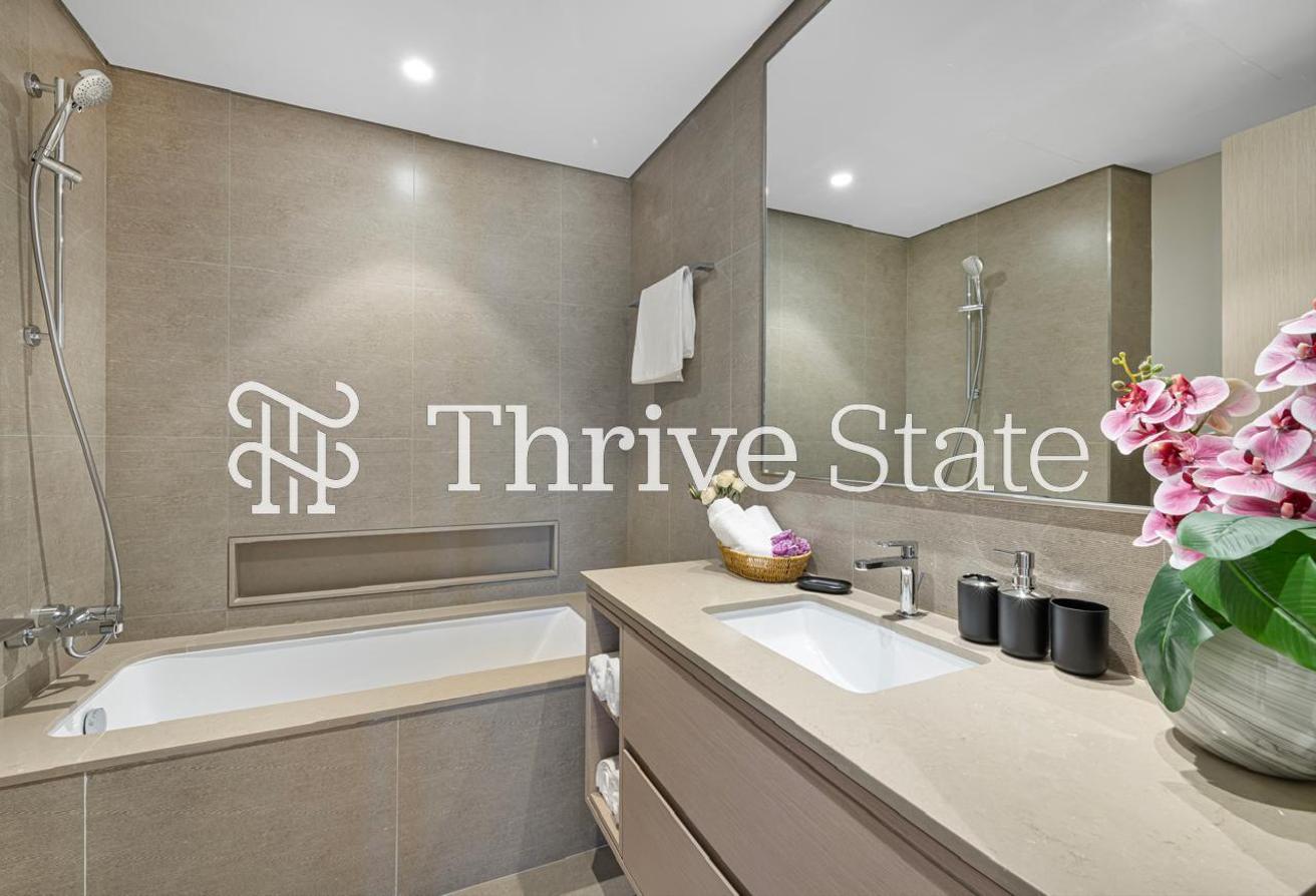 Stunning Burj Khalifa View| High Floor| Furnished photo 18