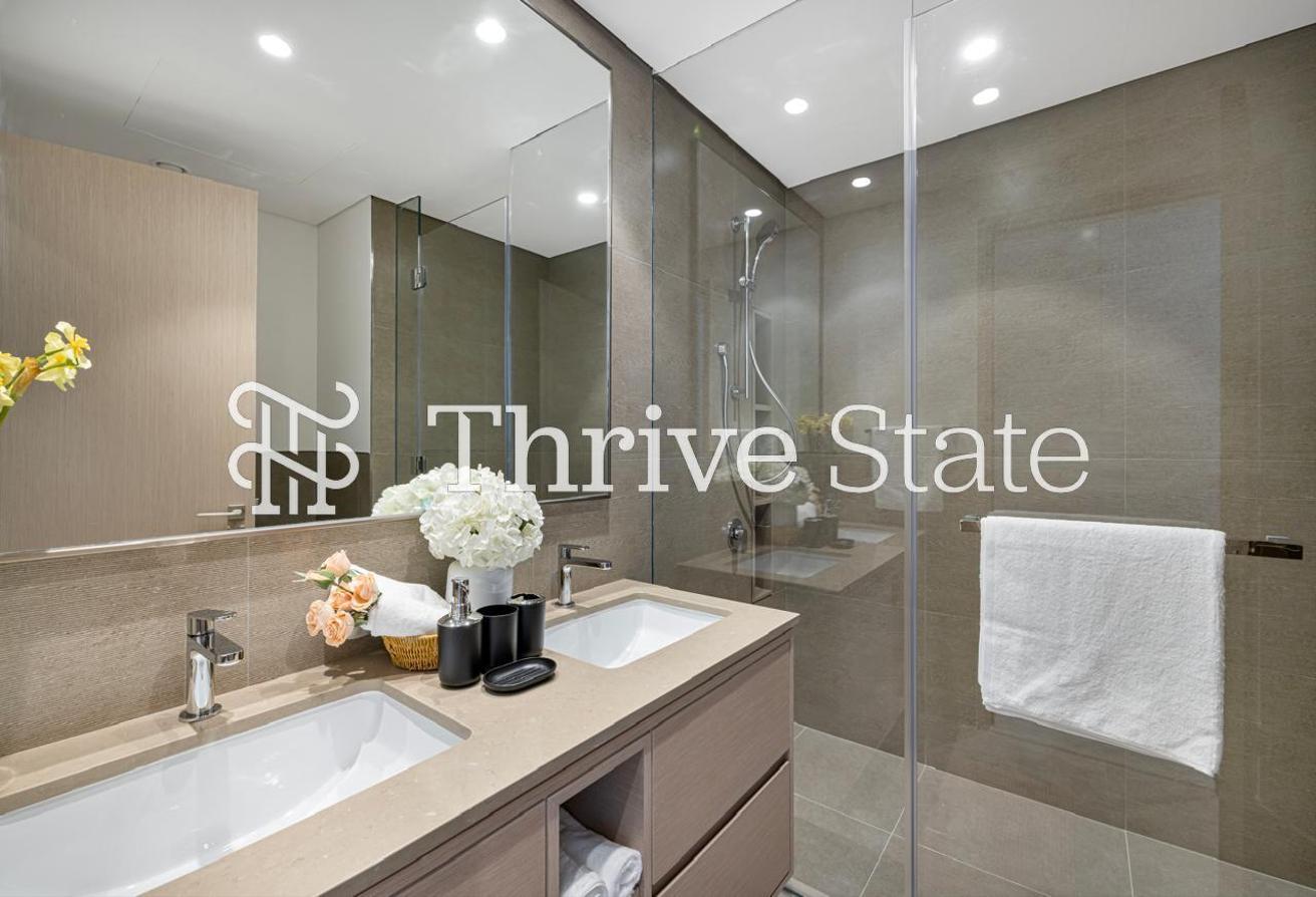 Stunning Burj Khalifa View| High Floor| Furnished photo 13