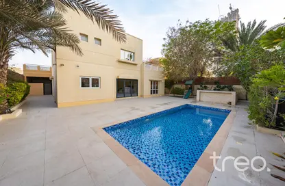 Villa - 4 Bedrooms - 5 Bathrooms for sale in Meadows 2 - Meadows - Dubai