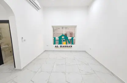 شقة - 3 غرف نوم - 3 حمامات للايجار في مدينة الرياض - أبوظبي