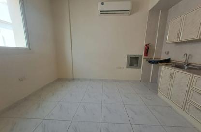 Apartment - Studio - 1 for rent in Fire Station Road - Muwaileh - Sharjah
