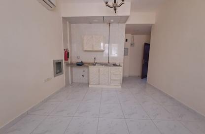 Apartment - Studio - 1 for rent in Fire Station Road - Muwaileh - Sharjah
