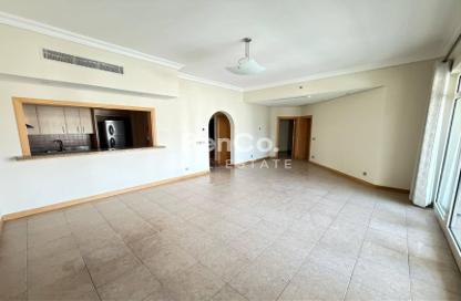 Apartment - 2 Bedrooms - 2 Bathrooms for rent in Al Das - Shoreline Apartments - Palm Jumeirah - Dubai