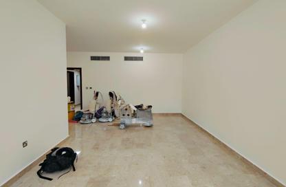 شقة - 3 غرف نوم - 3 حمامات للايجار في شارع حمدان - أبوظبي