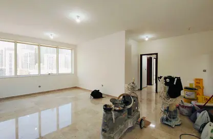 شقة - 3 غرف نوم - 3 حمامات للايجار في شارع حمدان - أبوظبي