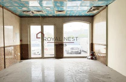 Shop - Studio for rent in Building Y21 - England Cluster - International City - Dubai