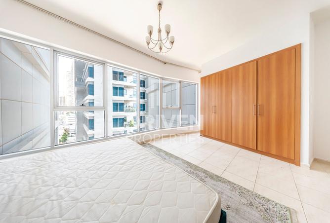 Furnished Studio | Prime Location | Elegant Apt photo 3