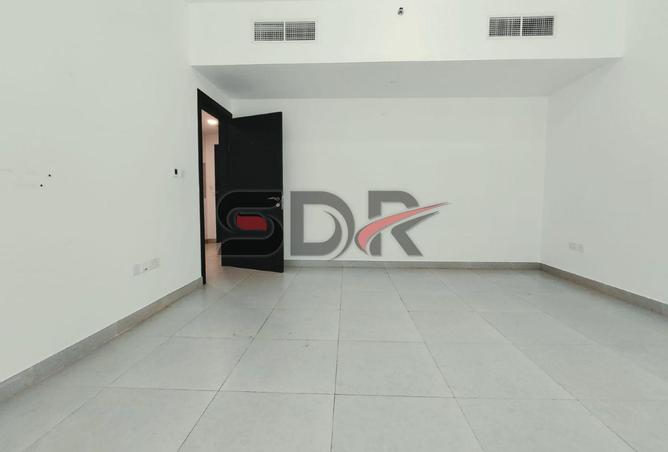 100844026 - Property Image 2