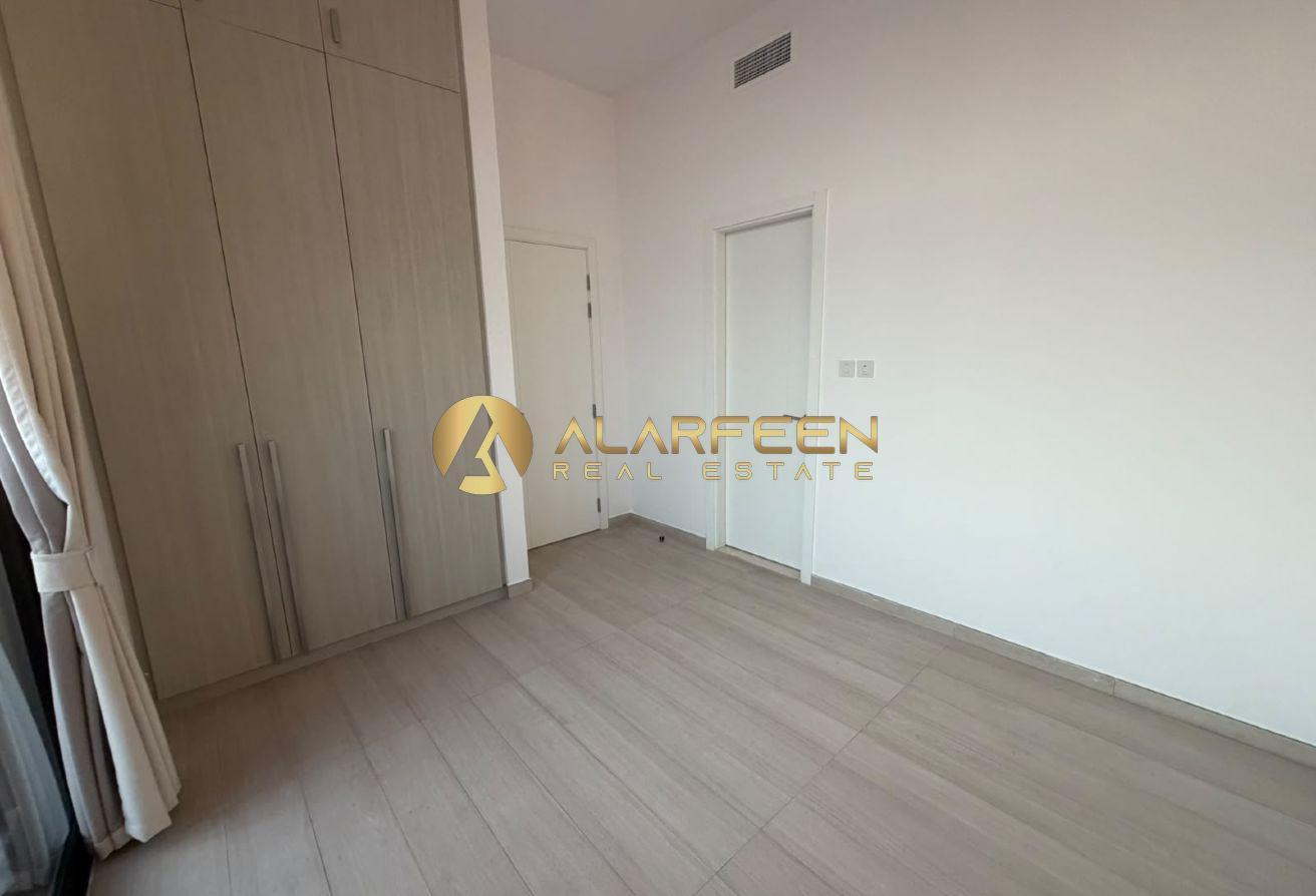 Community View | Fitted Kitchen | Prime Location photo 7