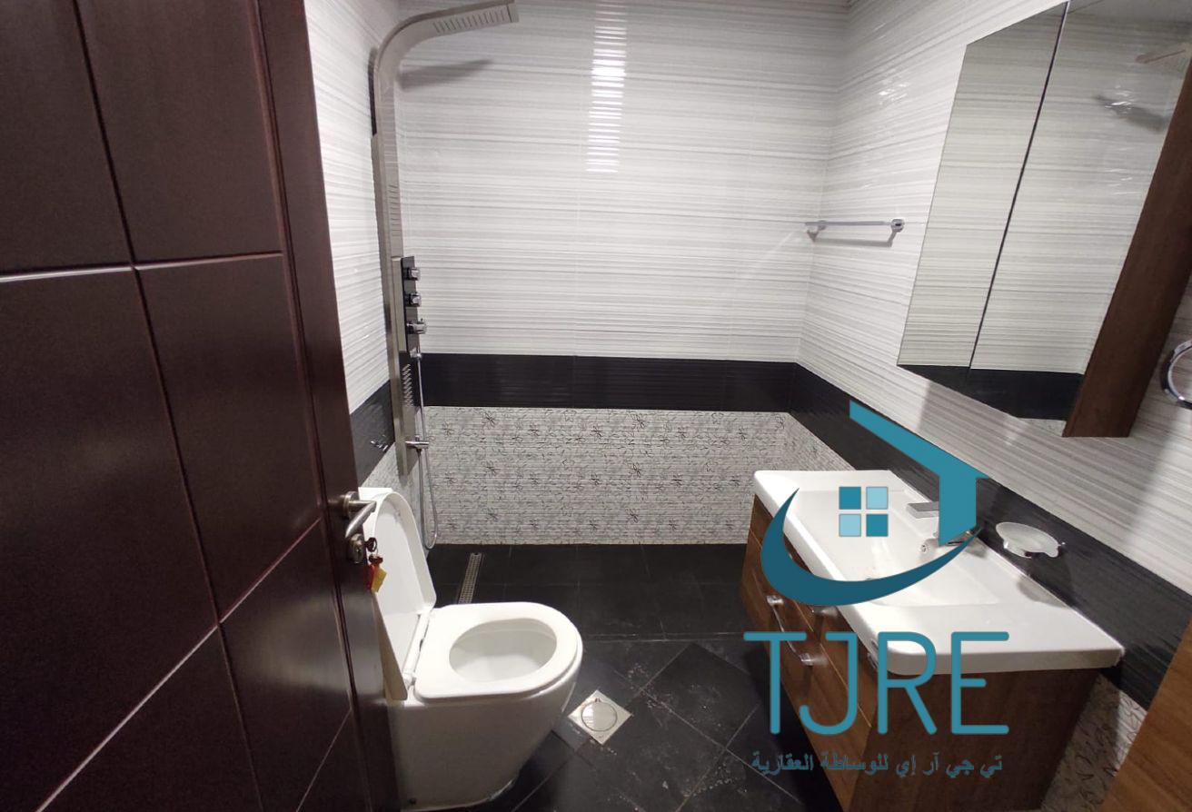 SPACIOUS | BRIGHT | PRIME LOCATION|WELL MAINTAINED photo 5