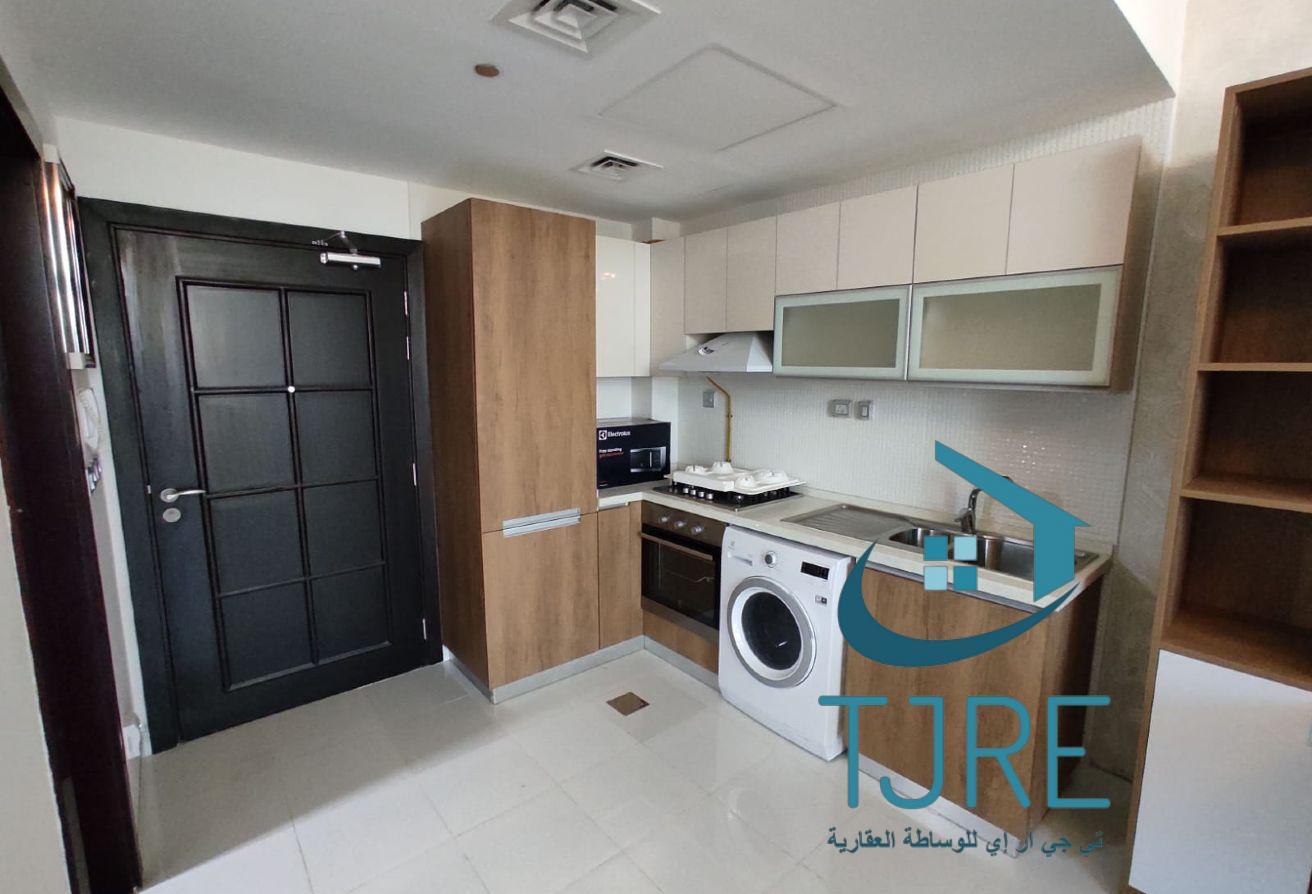 SPACIOUS | BRIGHT | PRIME LOCATION|WELL MAINTAINED photo 2