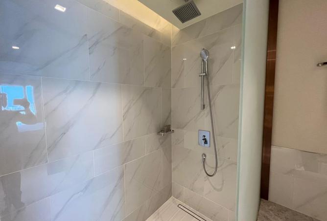 WATERFRONT LIVING | ADDRESS HARBOUR POINT photo 2