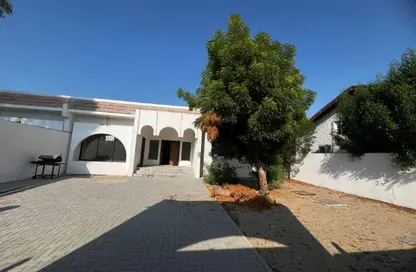 Villa - 3 Bedrooms - 4 Bathrooms for rent in Al Falaj - Al Riqqa - Sharjah