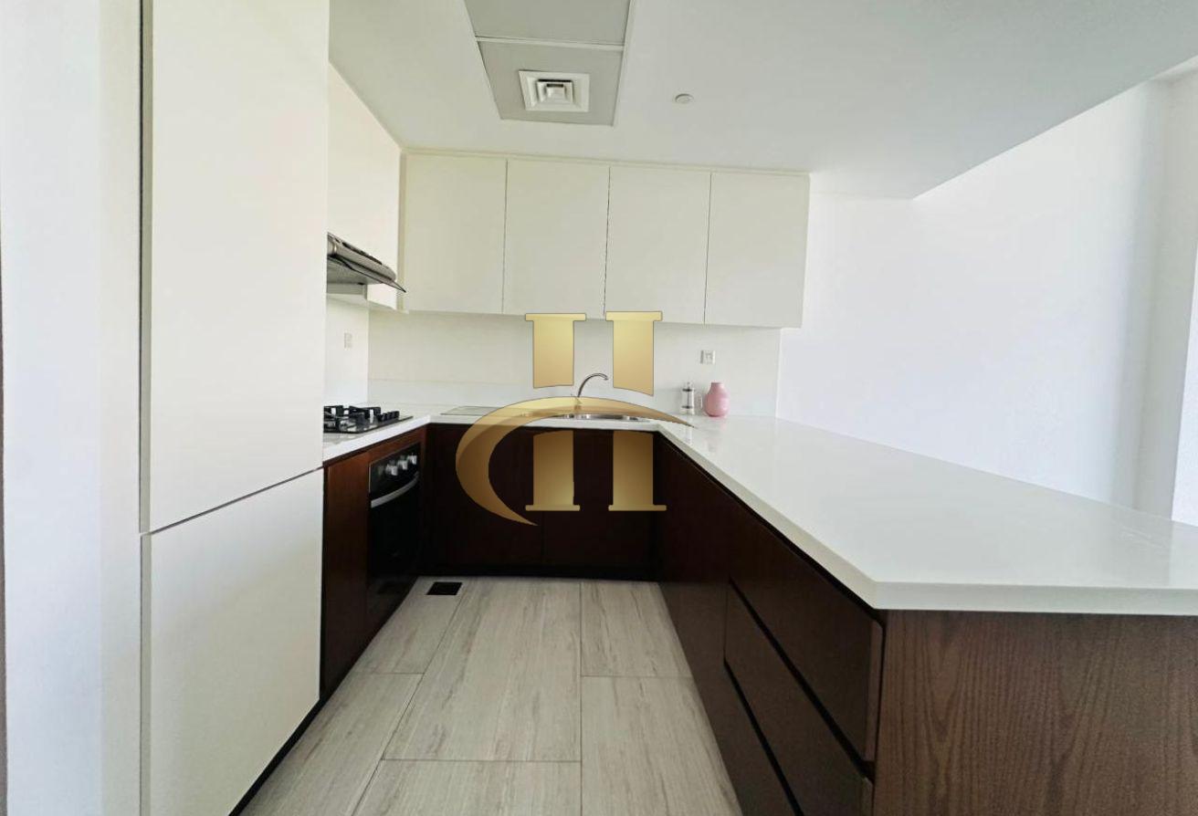 Huge Apartment-Fitted Kitchen-Best Deal-Book Now photo 2