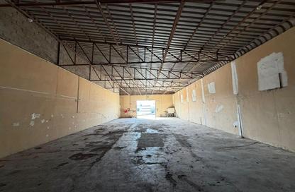 Warehouse - Studio for rent in Industrial Building 13 - Industrial Area 13 - Sharjah Industrial Area - Sharjah