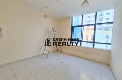 Apartment - 1 Bedroom - 2 Bathrooms for rent in Al Majaz 3 - Al Majaz - Sharjah Apartment - 1 Bedroom - 2 Bathrooms for rent in Al Majaz 3 - Al Majaz - Sharjah