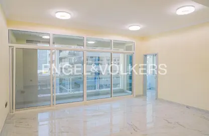 Apartment - 2 Bedrooms - 3 Bathrooms for rent in Emerald Residence - Dubai Marina - Dubai