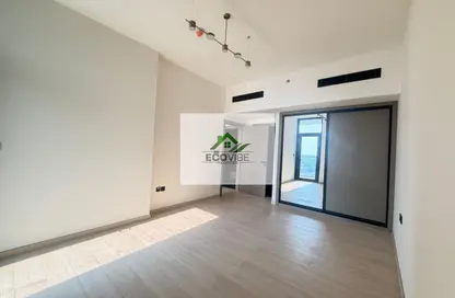 شقة - 2 غرف نوم - 2 حمامات للايجار في بن غاطي إيميرالد - منطقة 15 - قرية جميرا الدائرية - دبي