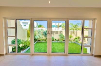 Villa - 5 - 6 for rent in Umm Suqeim 1 Villas - Umm Suqeim 1 - Umm Suqeim - Dubai