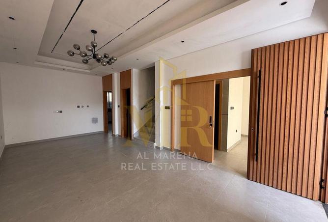 60162216 - Property Image 3