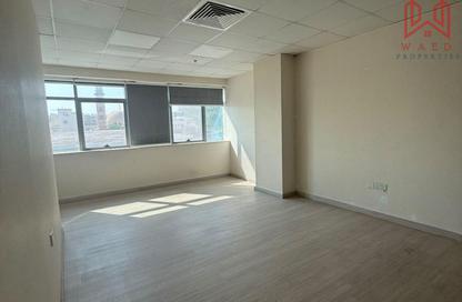 Office Space - Studio - 1 for rent in Al Khabaisi - Deira - Dubai