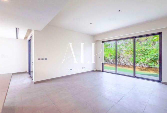 Largest Plot | Single Row | Vacant July — photo 2
