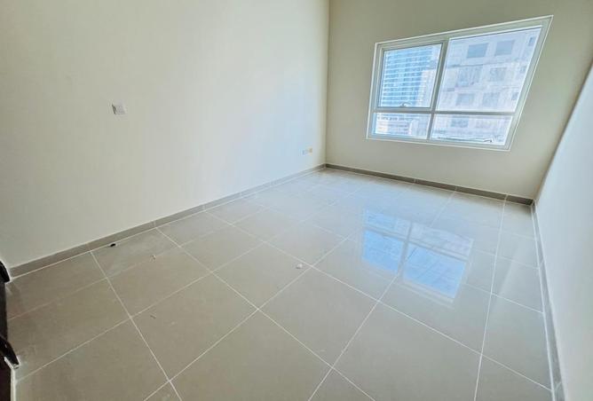 98710110 - Property Image 3