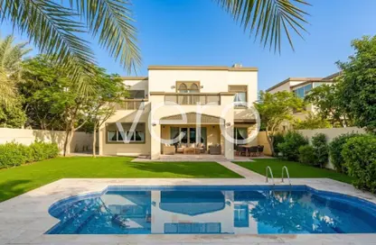 Villa - 4 Bedrooms - 5 Bathrooms for rent in District 3 - Jumeirah Park - Dubai