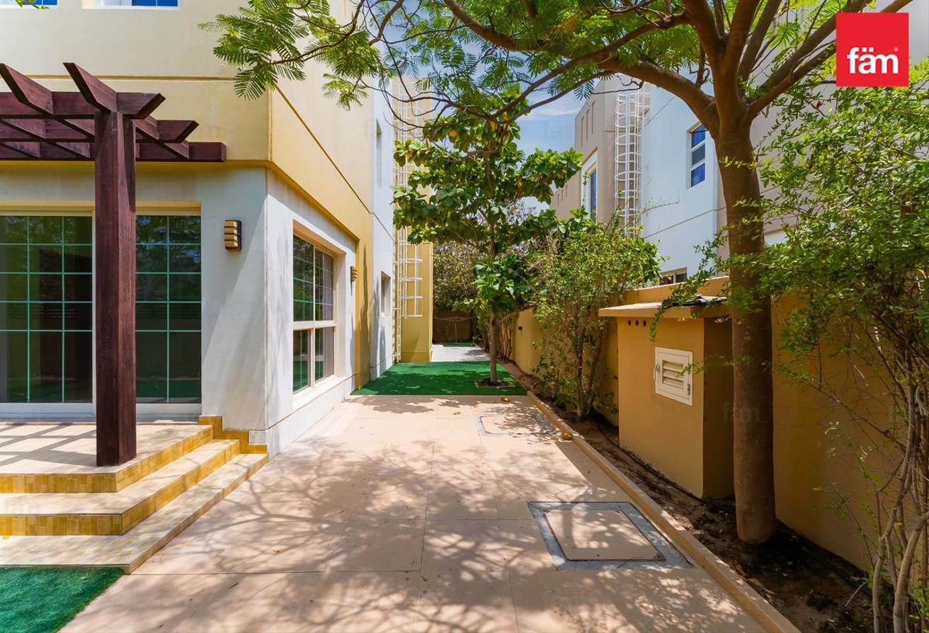 Vacant: One Of The Largest 5 Beds To Rent In Rahat photo 28