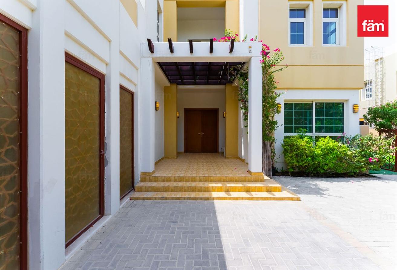 Vacant: One Of The Largest 5 Beds To Rent In Rahat photo 5