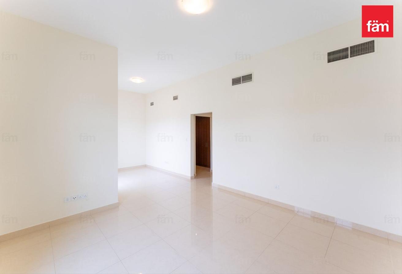 Vacant: One Of The Largest 5 Beds To Rent In Rahat photo 16