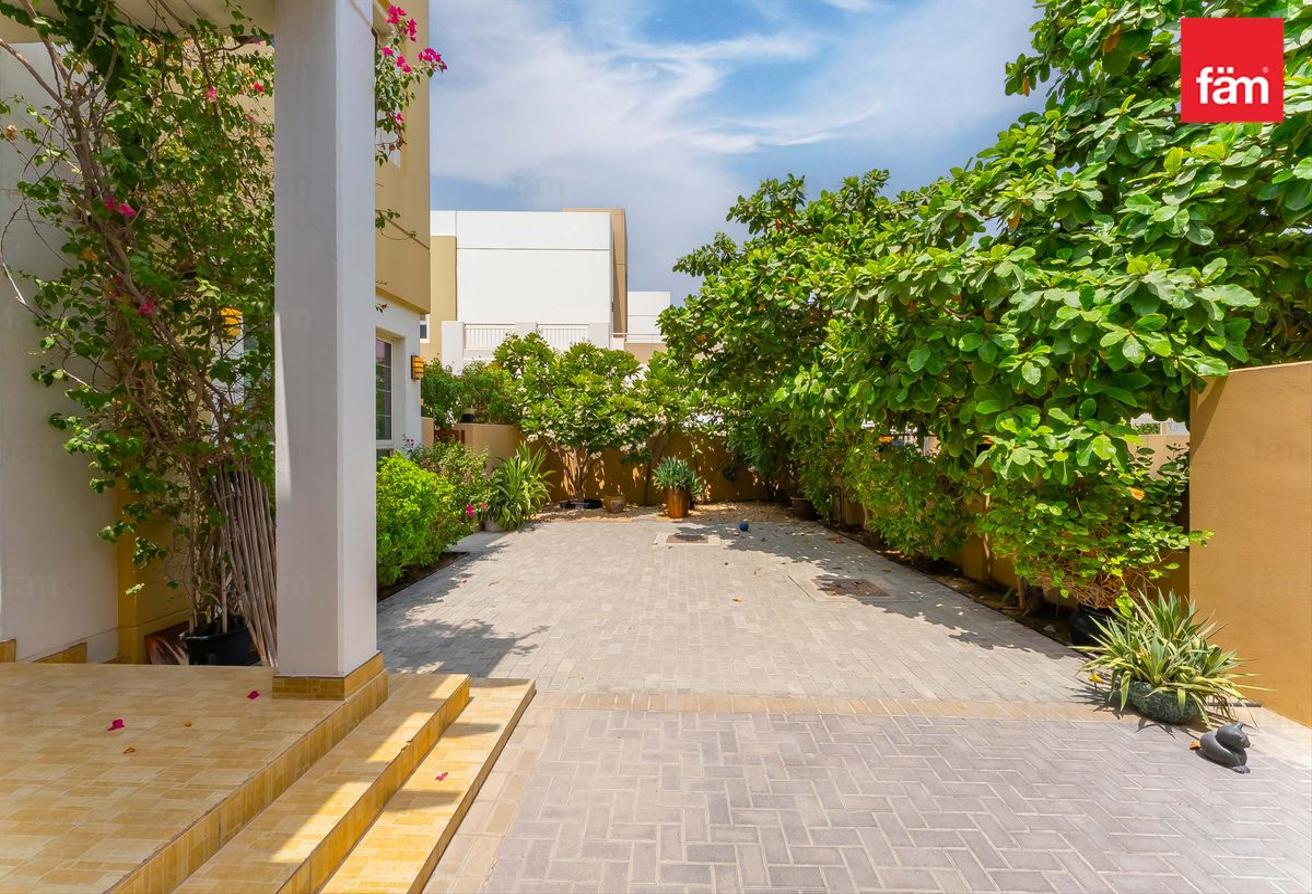 Vacant: One Of The Largest 5 Beds To Rent In Rahat photo 6