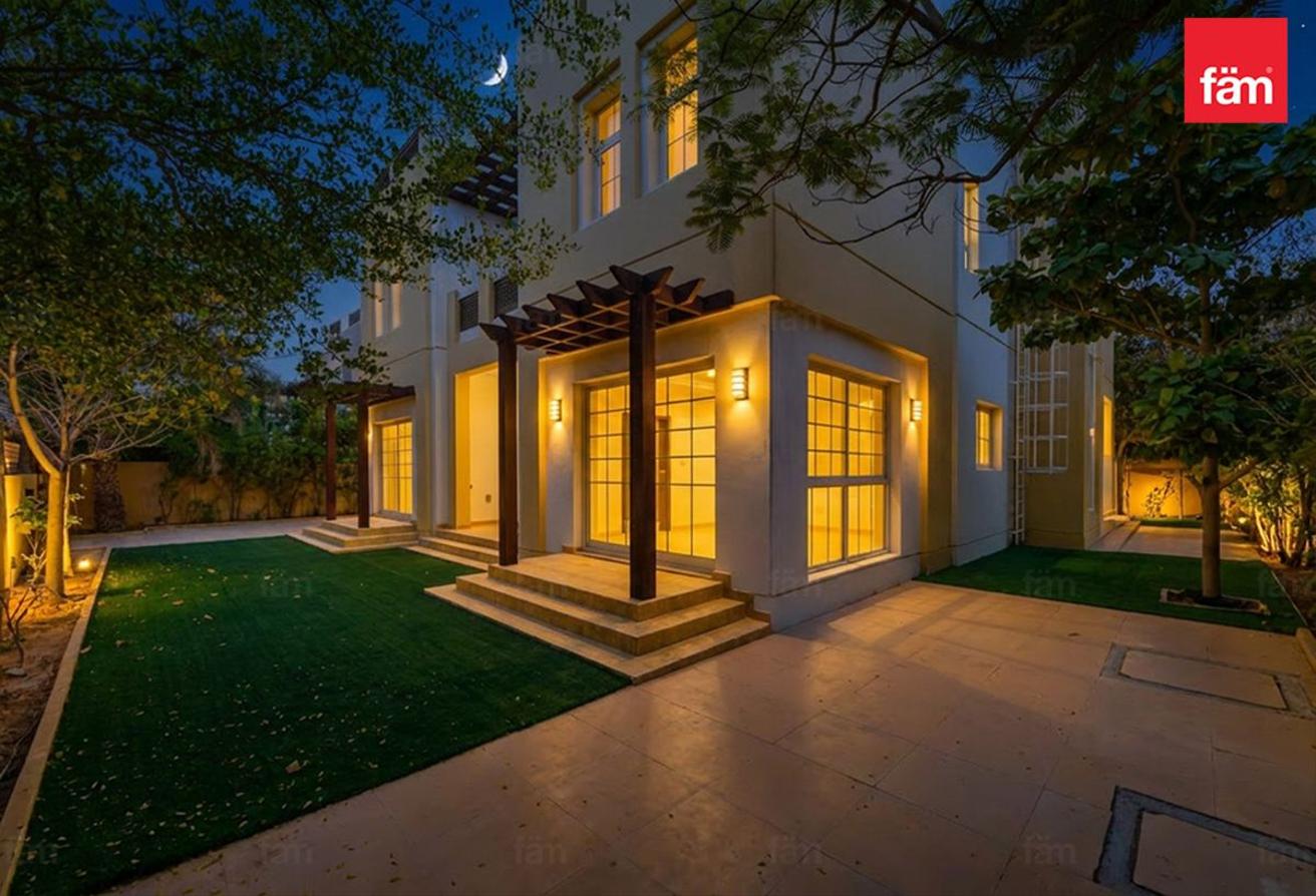 Vacant: One Of The Largest 5 Beds To Rent In Rahat photo 2