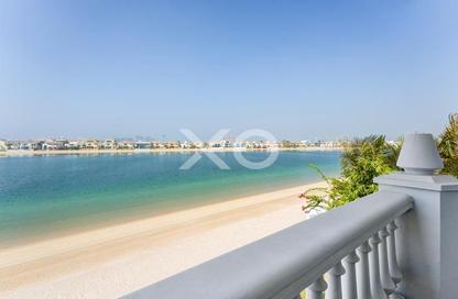 Villa - 4 Bedrooms - 5 Bathrooms for rent in Garden Homes Frond M - Garden Homes - Palm Jumeirah - Dubai