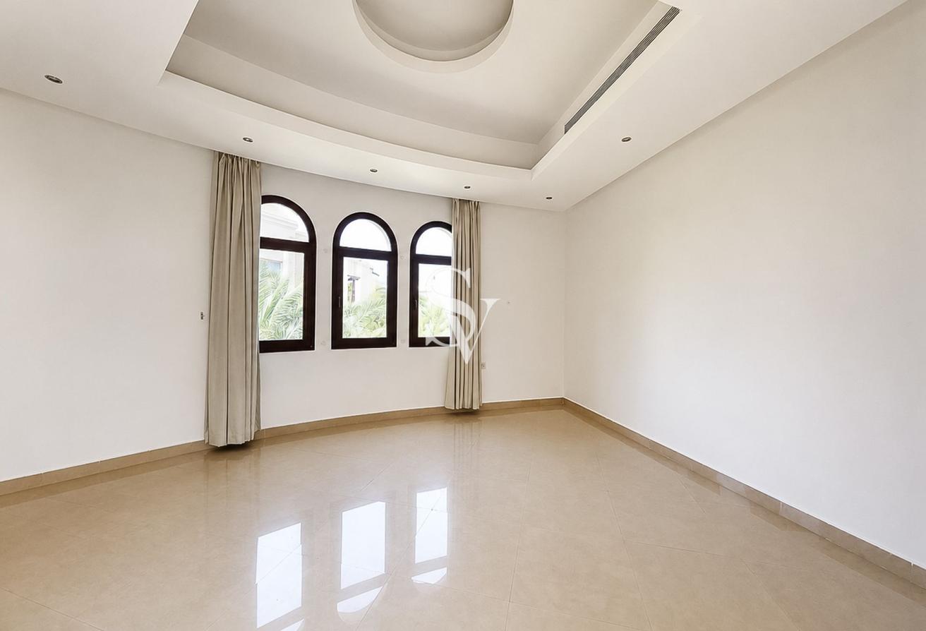 Custom 8 Bed Villa | Cinema & Sauna | Private Pool photo 5