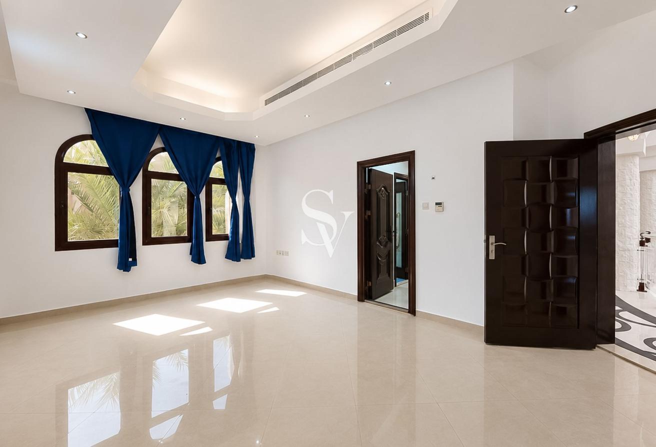 Custom 8 Bed Villa | Cinema & Sauna | Private Pool photo 8