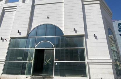 Retail - Studio - 4 Bathrooms for rent in Al Qasimiah City - Sharjah