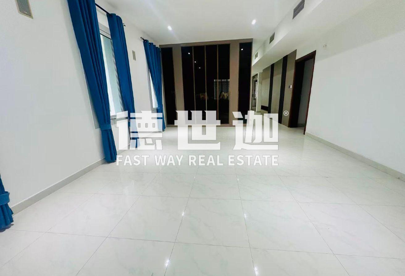 Easy access to E311 | Ready to Move In | 5BHK photo 9